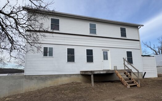 Large Country Home on 1.4 ac. m/l