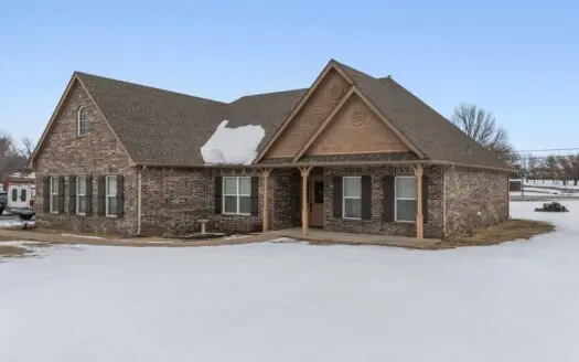 Pryor, Oklahoma Home in Town For Sale