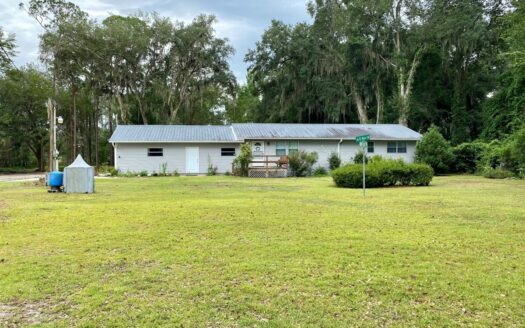 Country Home with 2 Acres for Sale in Jasper, FL