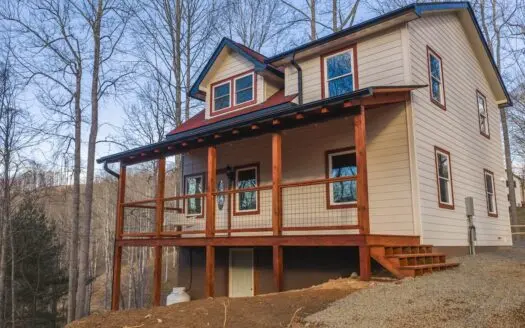 Mountain Retreat for Sale at Auction in Trade TN