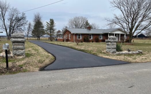 2 bedroom 1.5 bath country home for sale near Smiths Grove, Ky.