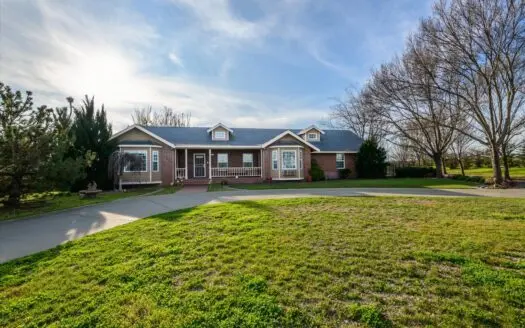 Vacaville, California Country Homes on 5 Acres for Sale