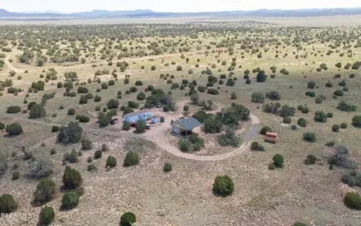 Lovely Northern AZ Off Grid Country Home on almost 40 acres