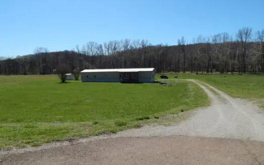 Tennessee Country Living on 13.74 Acres – Creekfront Property!