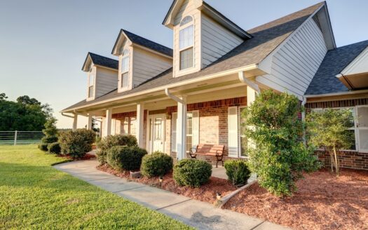 Picture Perfect Country Home For Sale in De Kalb, Texas