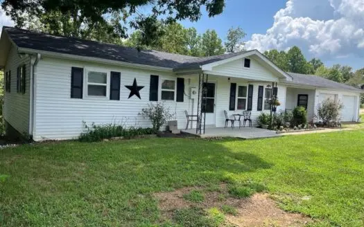 3 bedroom 2 bath country home for sale near Bee Spring Ky.