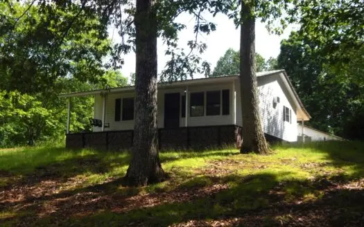 Charming Tennessee Country Home on 3.41 Acres!