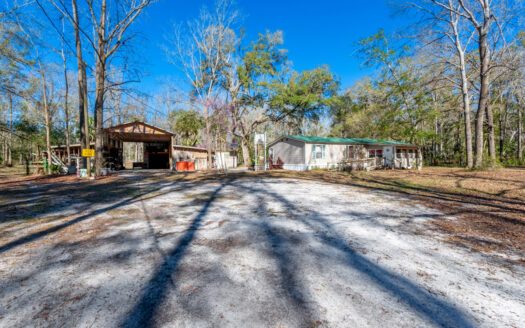 5 Fenced Acres Near Suwannee River with Pool & Barn