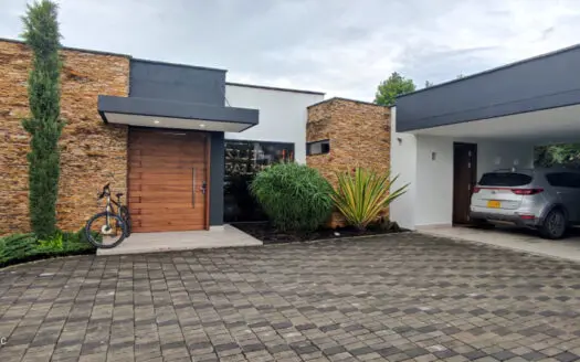 House for Sale in Llanogrande, Antioquia Colombia
