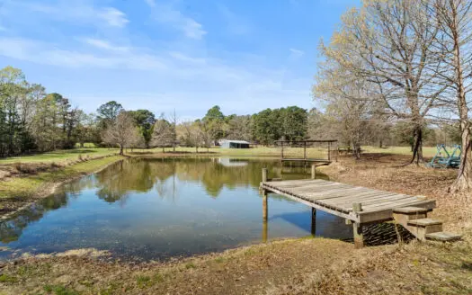 McLeod, TX — Country Home on 42± Acres