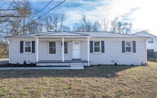 Country Home for Sale in Maury County, Tennessee