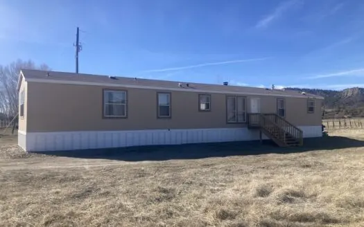 Home Close to Chama With 1.5 Acres