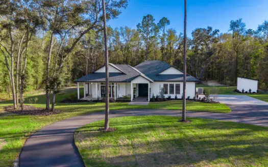 Luxury Home For Sale in High Springs, FL