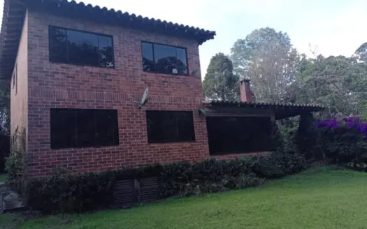 Casa Campestre en Rionegro – 3bd/5ba