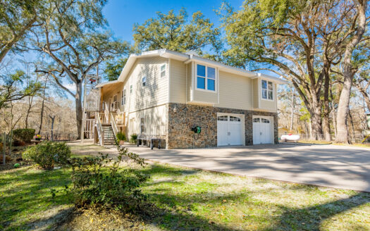 Beautiful Santa Fe River House For Sale in Fort White, FL