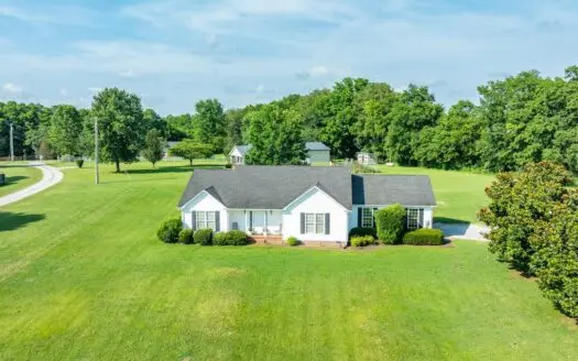 Country Home for Sale in Maury County, Tennessee