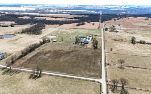 Country Home for Sale near Lamar, MO