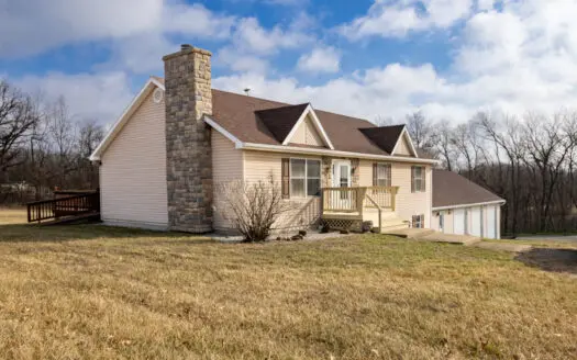 Country Home On Small Acreage – Cameron Mo!!