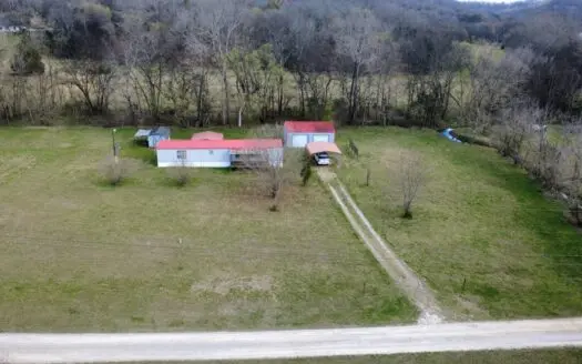 Country Home for Sale in Maury County, Tennessee