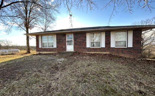 Country Home or Rental Near Linn Missouri