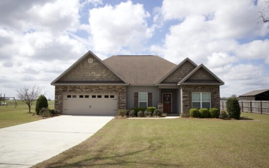 3 Bed 2 Bath Home in Wicksburg Alabama