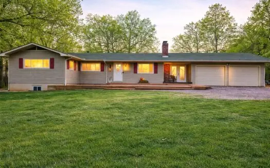 Country Home & Acreage for sale in the Arkansas Ozarks