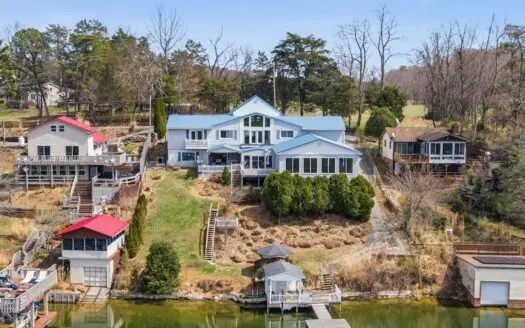 Home for Sale at Auction on Claytor Lake