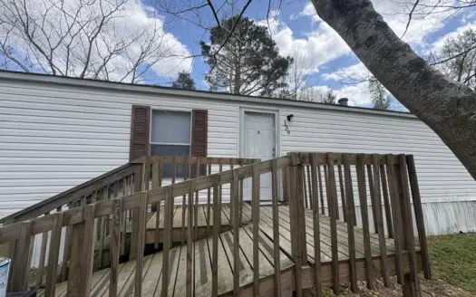 Affordable Home on 1.1 Acres in Chocowinity