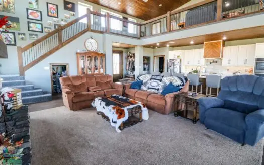 *Barndominium* on 10 Acres at Roundup! 25 Miles from Lubbock!