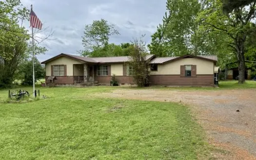 Peaceful Country Living on 1.5 Acres – Minutes from Town