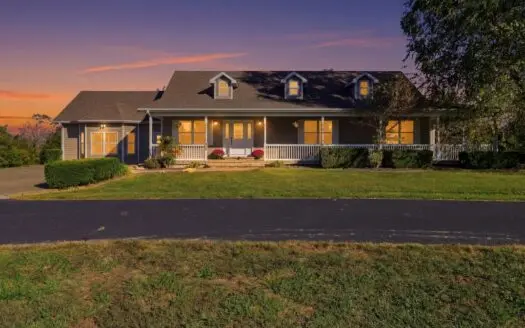 Secluded Family Home and 12 Acres in Oregon County, Thayer, MO