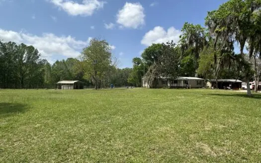 Peaceful 18-Acre Equestrian Estate in Williston, Florida for Sale