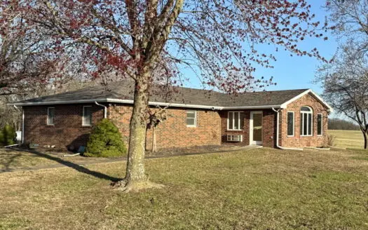 Country Home in Pristine Location in El Dorado Springs, MO