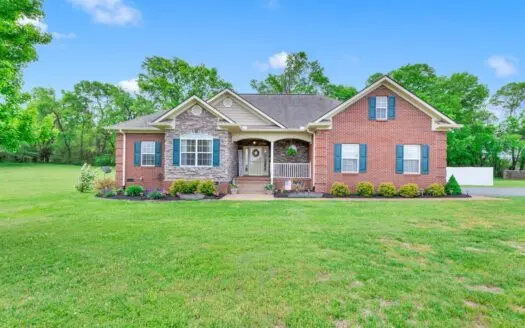 Country Home for Sale in Maury County, Tennessee