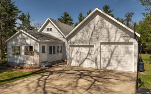 Modern Lake Retreat Minutes from Castle Rock Lake