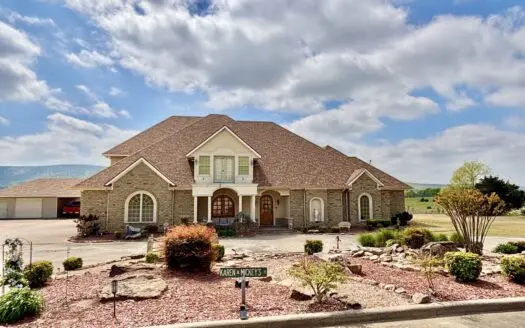 Luxury Home and 51 Acres for sale Hartshorne OK.