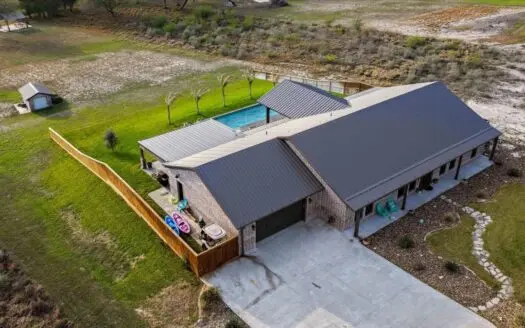 Country Lake Living in Jim Wells , Sandia, Texas