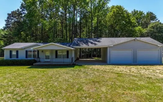 Kerr Lake Escape: Comfort & Space Near Steel Creek Marina