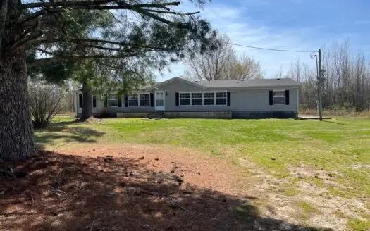 Large 3 bedroom 2.5 bath country home for sale near Brownsvile Ky