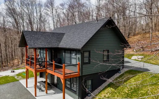 Mountain House with Acreage For Sale in Roscoe NY