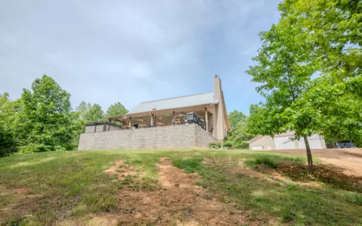 Tn. Country Home on 57 Acres – Secluded Farm & Hunting Retreat!