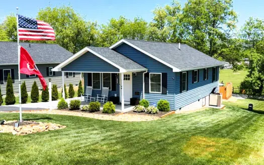 Like new home with outdoor entertainment space in Wytheville VA