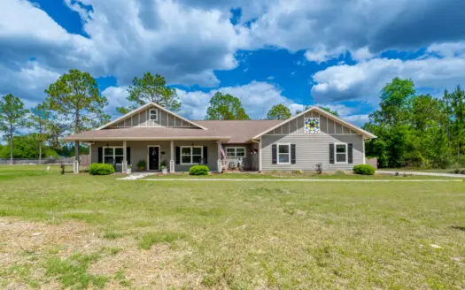 3,900 Sq Ft Home on Acre Lot – Dual Walk-In Closets, Clawfoot Tub