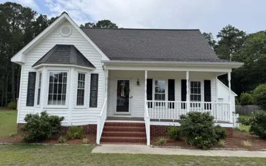 Country Comfort + Room to Grow Close to Town