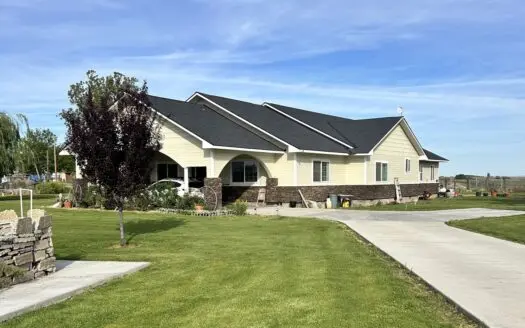 Country Home For Sale, Toppenish, WA