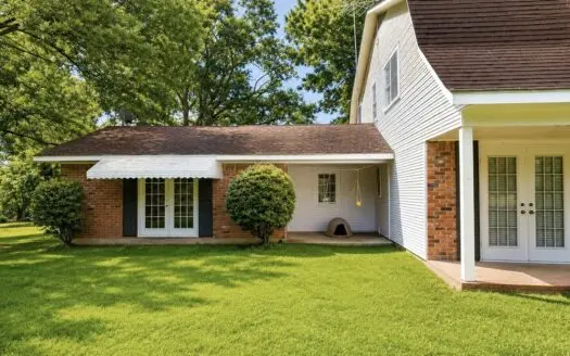 Country living at its best in Elysian Fields ISD!