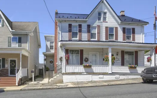 208 East St, Williamstown, PA 17098