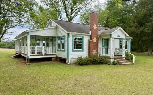Home for sale on 1- Acre, Geneva County, Hartford, AL