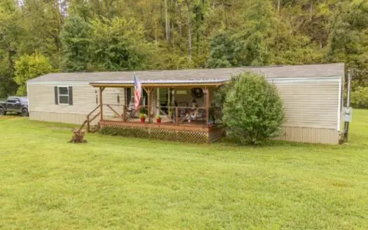 Well-maintained 2023 mobile home in the country on 3 acres