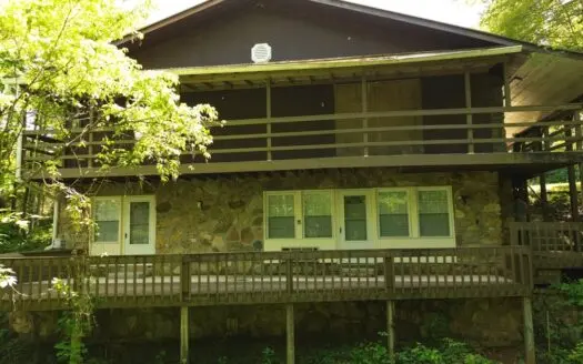 Hanger House near Dale Hollow Lake
